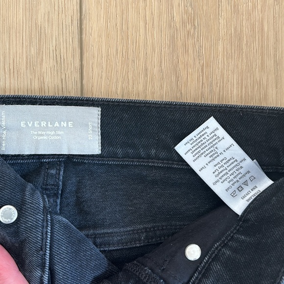 *Like New* Everlane Way High Slim Straight Jeans Size 23 (fit like 24) in black - Picture 4 of 11